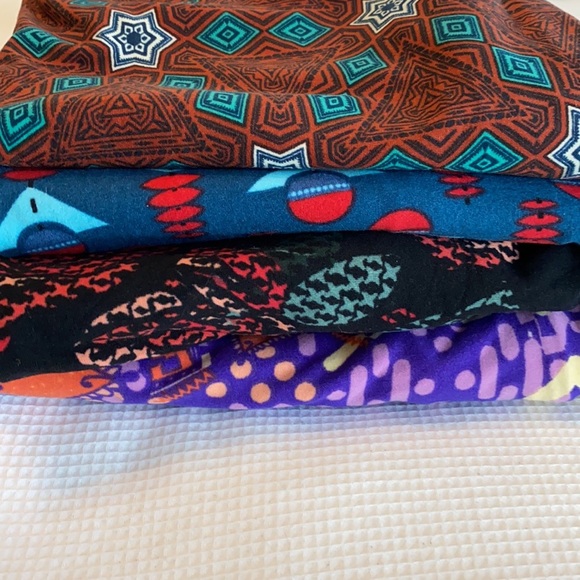 LuLaRoe legging bundle with 4 pieces size OS - Picture 10 of 12